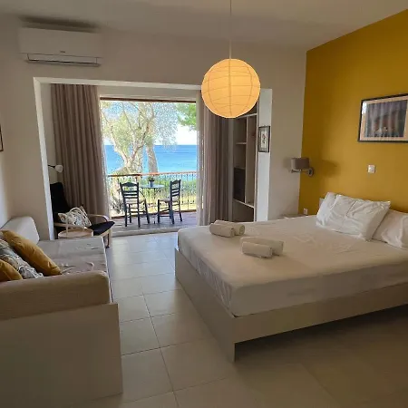 Seafront - Akti Elia Apartamento *