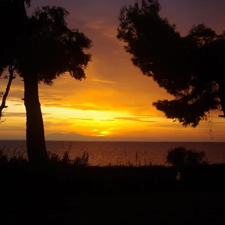 Daire Seafront - Akti Elia *